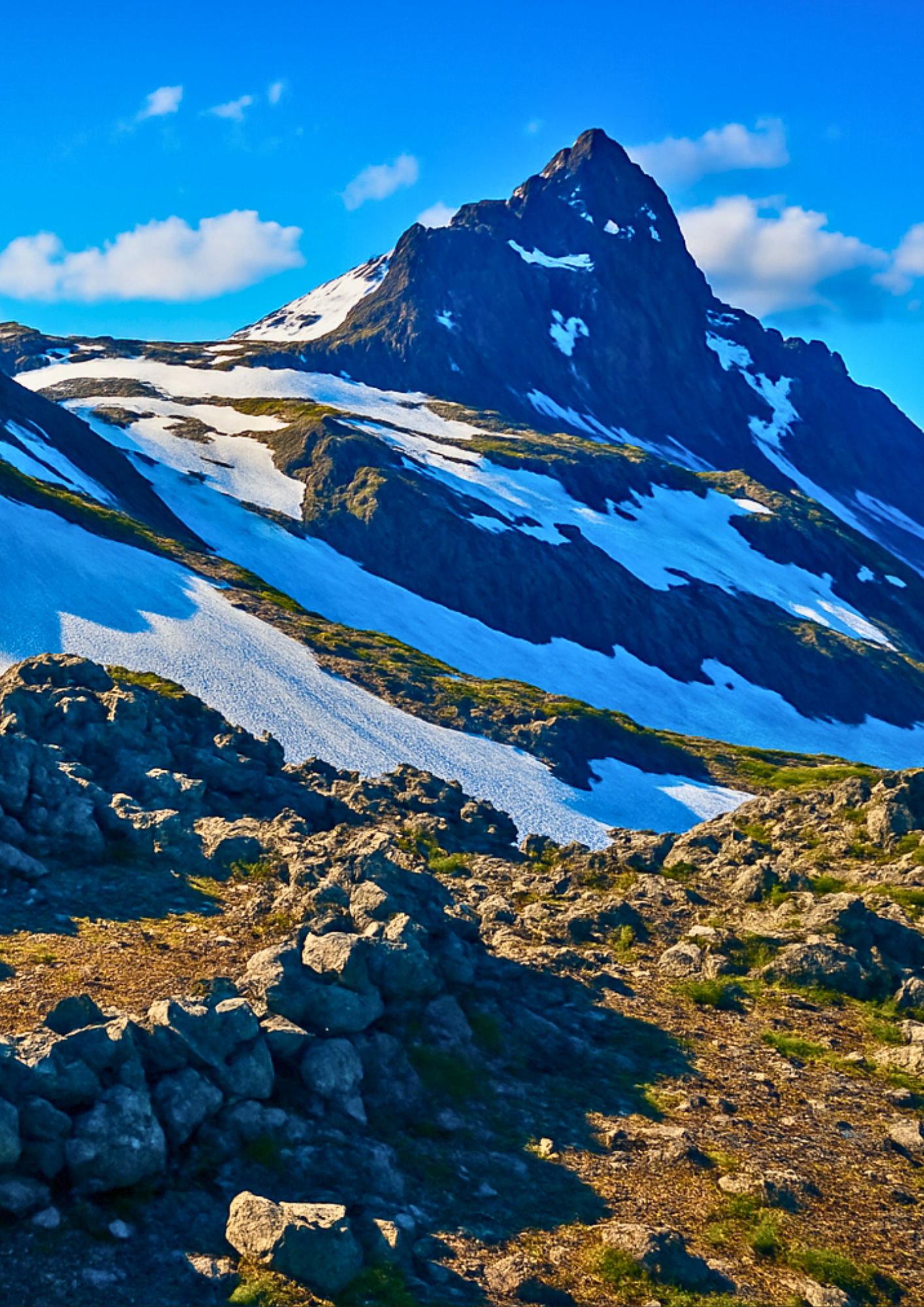 Paisaje cordillerano de Curarrehue en la Araucanía